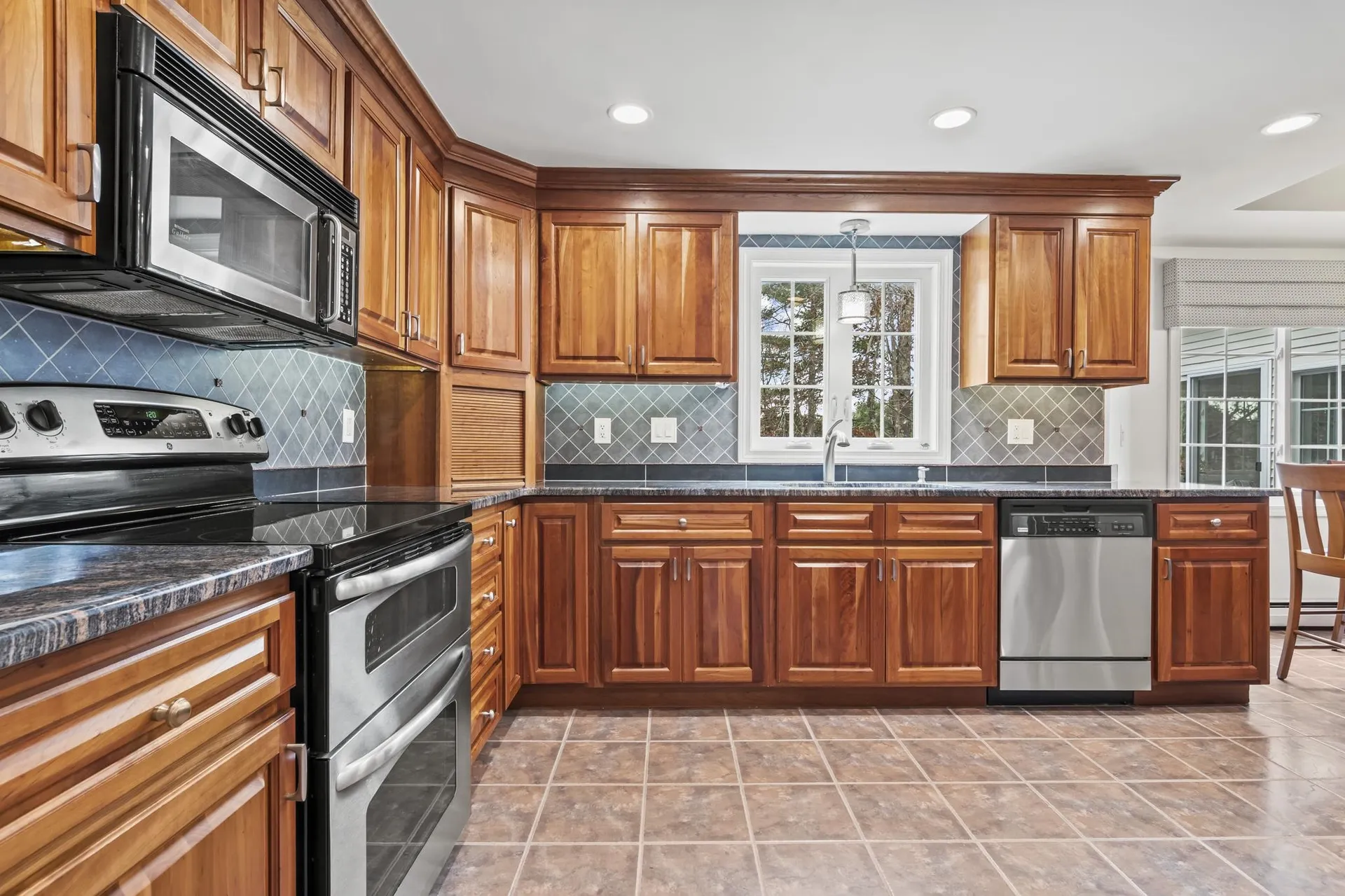 3 Hillside Road Windham NH 03087