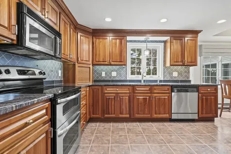 3 Hillside Road Windham NH 03087