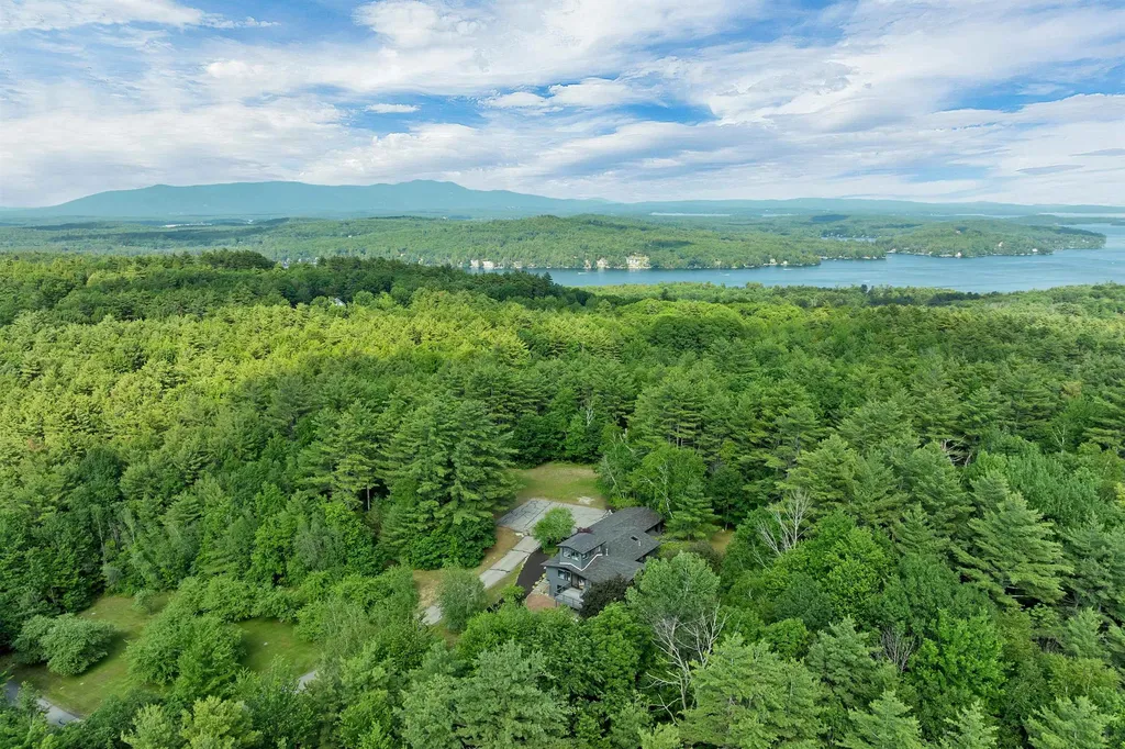 11 Tracy Way Meredith NH 03253
