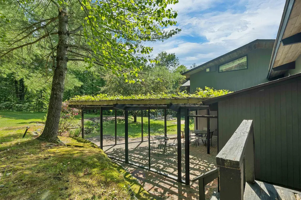 11 Tracy Way Meredith NH 03253