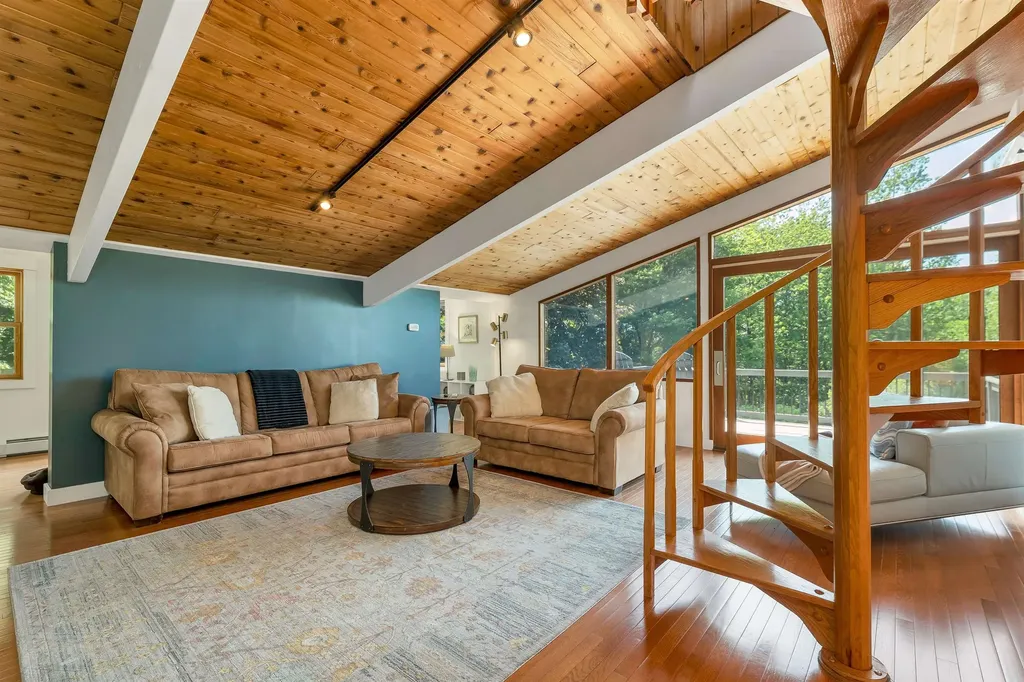 11 Tracy Way Meredith NH 03253