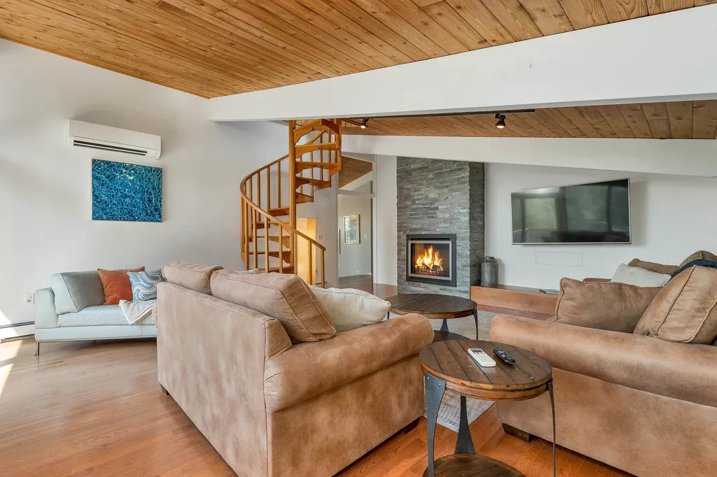 11 Tracy Way Meredith NH 03253