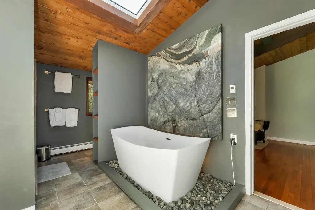 11 Tracy Way Meredith NH 03253