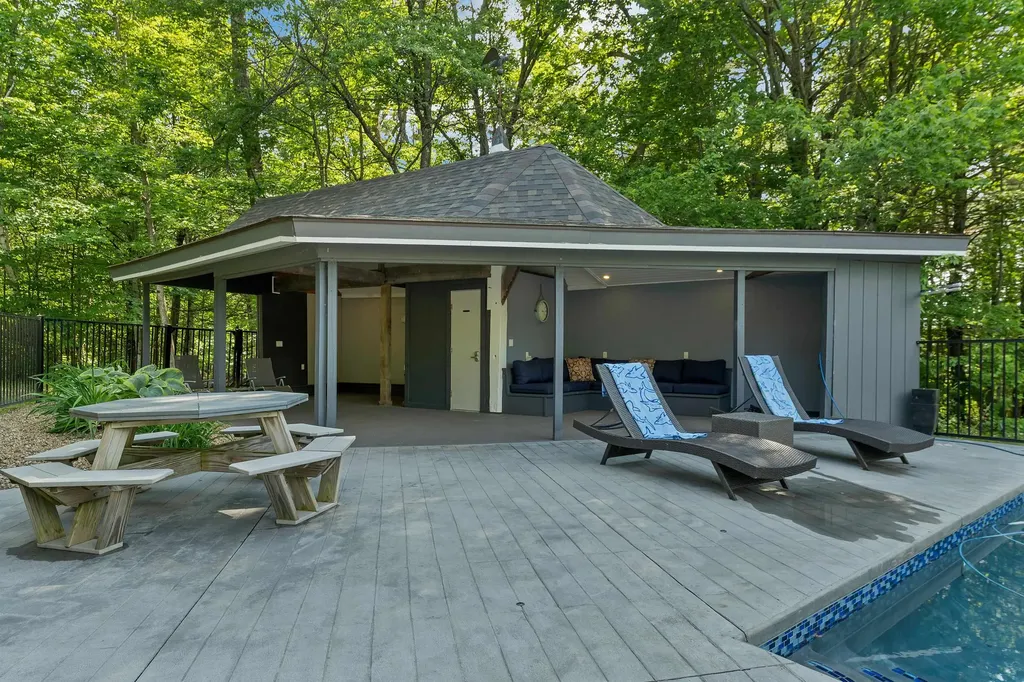11 Tracy Way Meredith NH 03253
