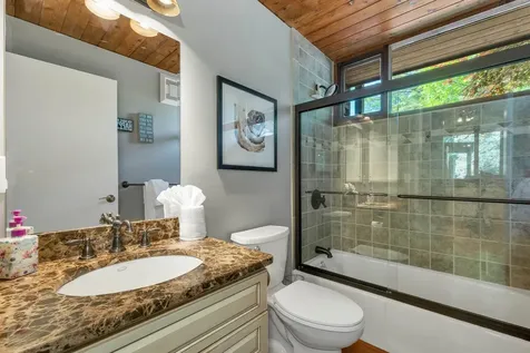 11 Tracy Way Meredith NH 03253