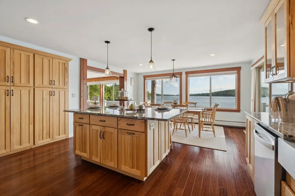 81 Old Hubbard Road Meredith NH 03253