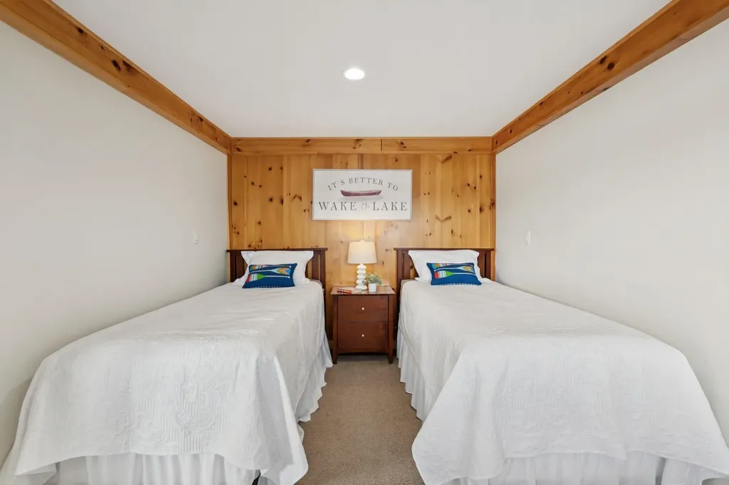 81 Old Hubbard Road Meredith NH 03253