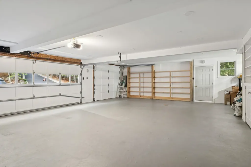 81 Old Hubbard Road Meredith NH 03253