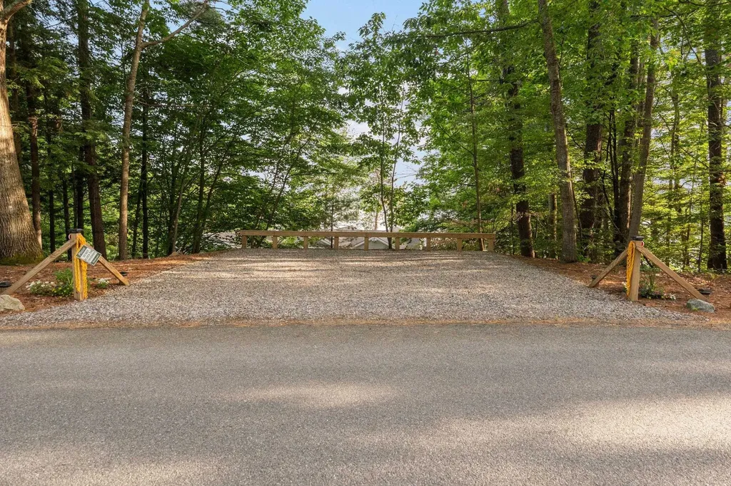 81 Old Hubbard Road Meredith NH 03253