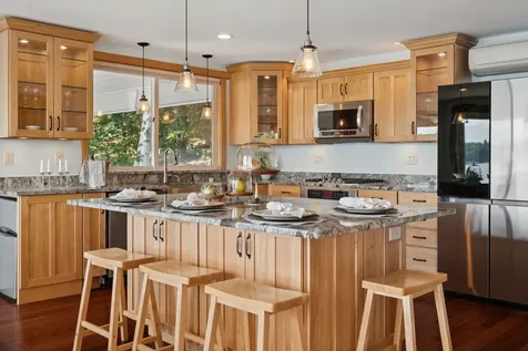 81 Old Hubbard Road Meredith NH 03253