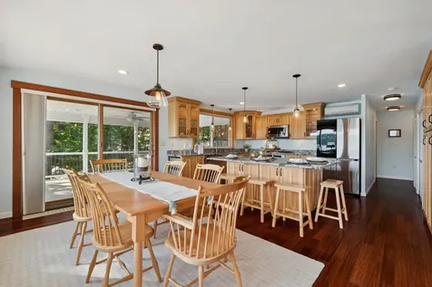 81 Old Hubbard Road Meredith NH 03253