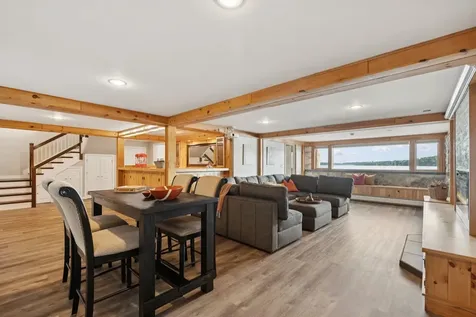 81 Old Hubbard Road Meredith NH 03253