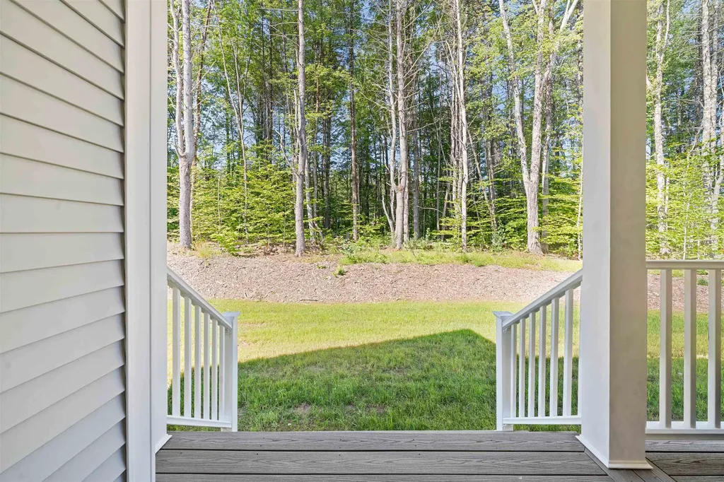 77 Lady Walsingham Way Laconia NH 03246