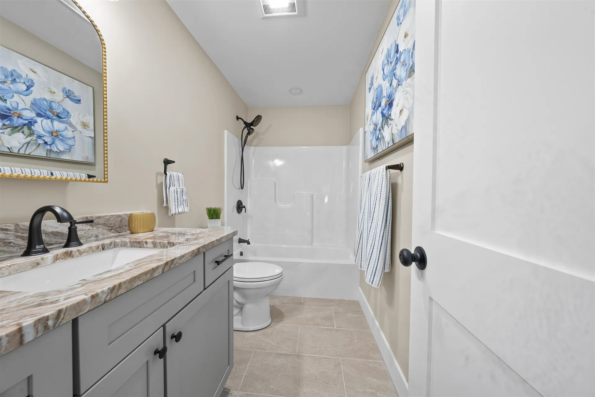 77 Lady Walsingham Way Laconia NH 03246
