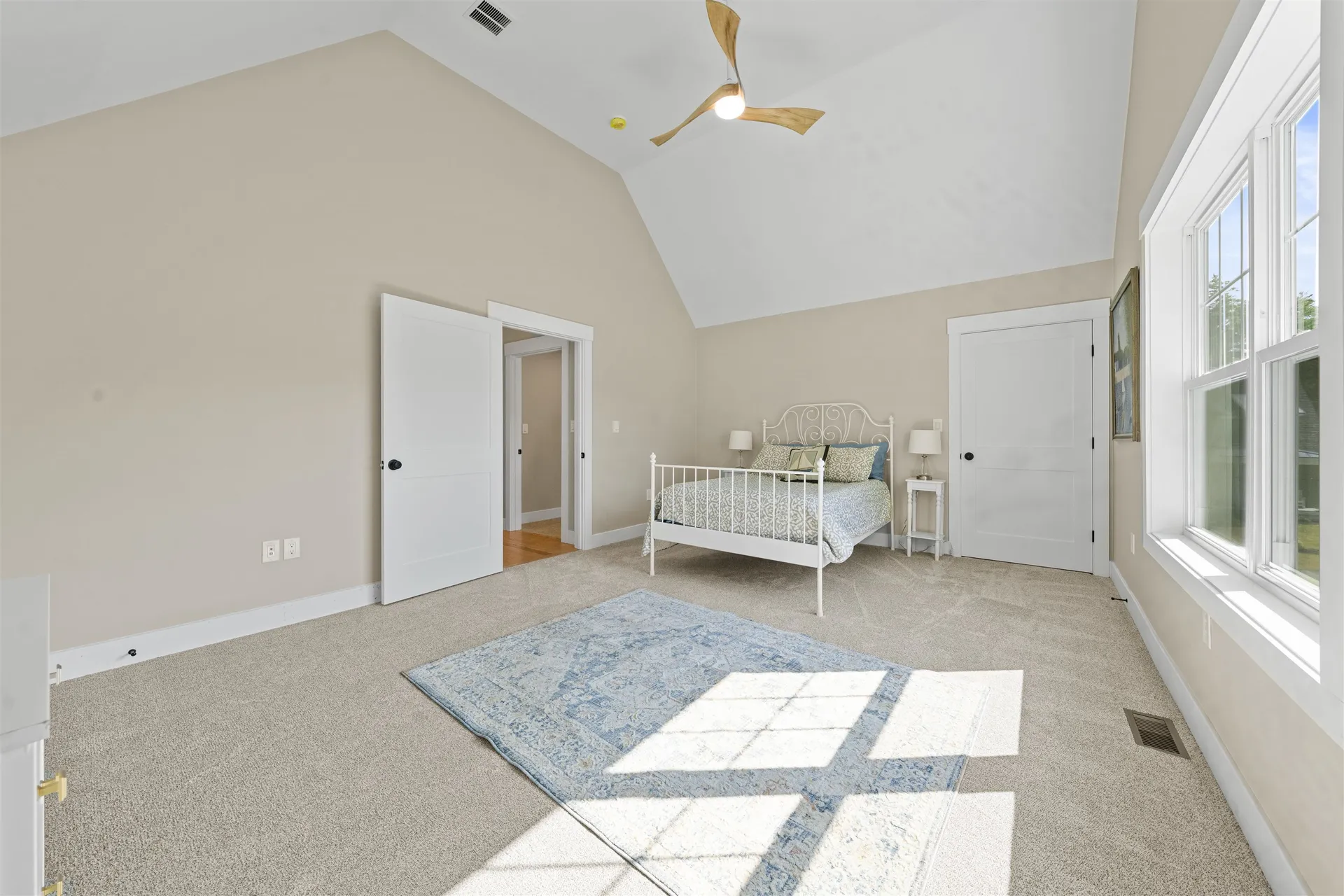 77 Lady Walsingham Way Laconia NH 03246