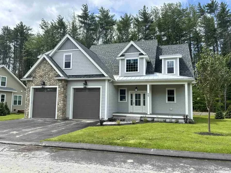 77 Lady Walsingham Way Laconia NH 03246