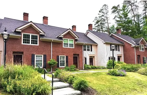 121 Townhouse Way Woodstock VT 05091