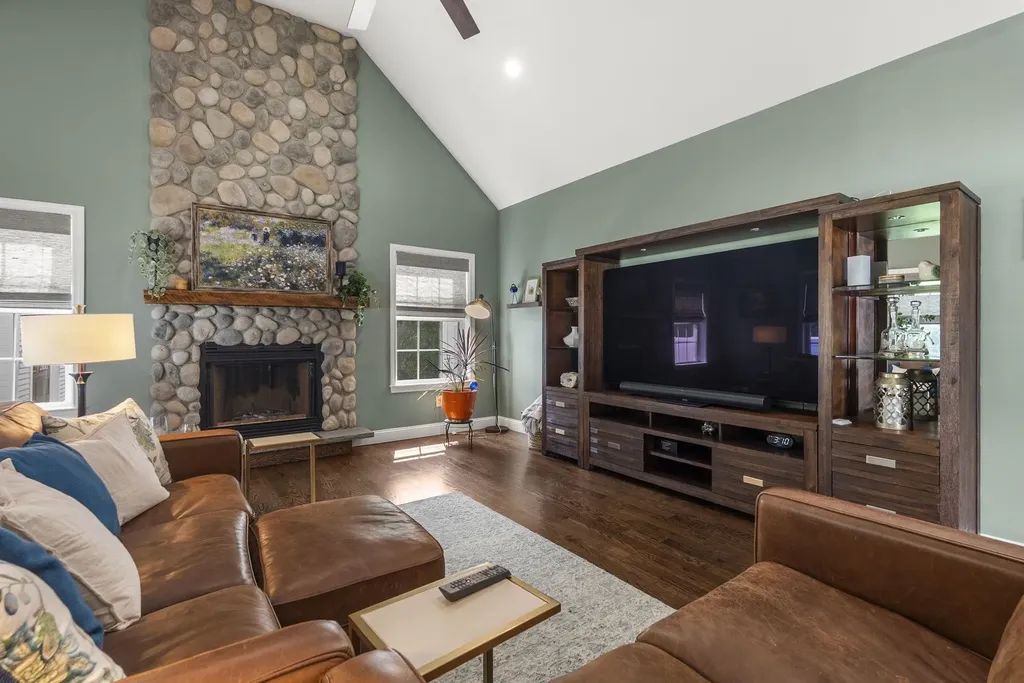 152 South Road Londonderry NH 03053