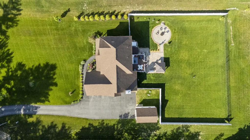 152 South Road Londonderry NH 03053