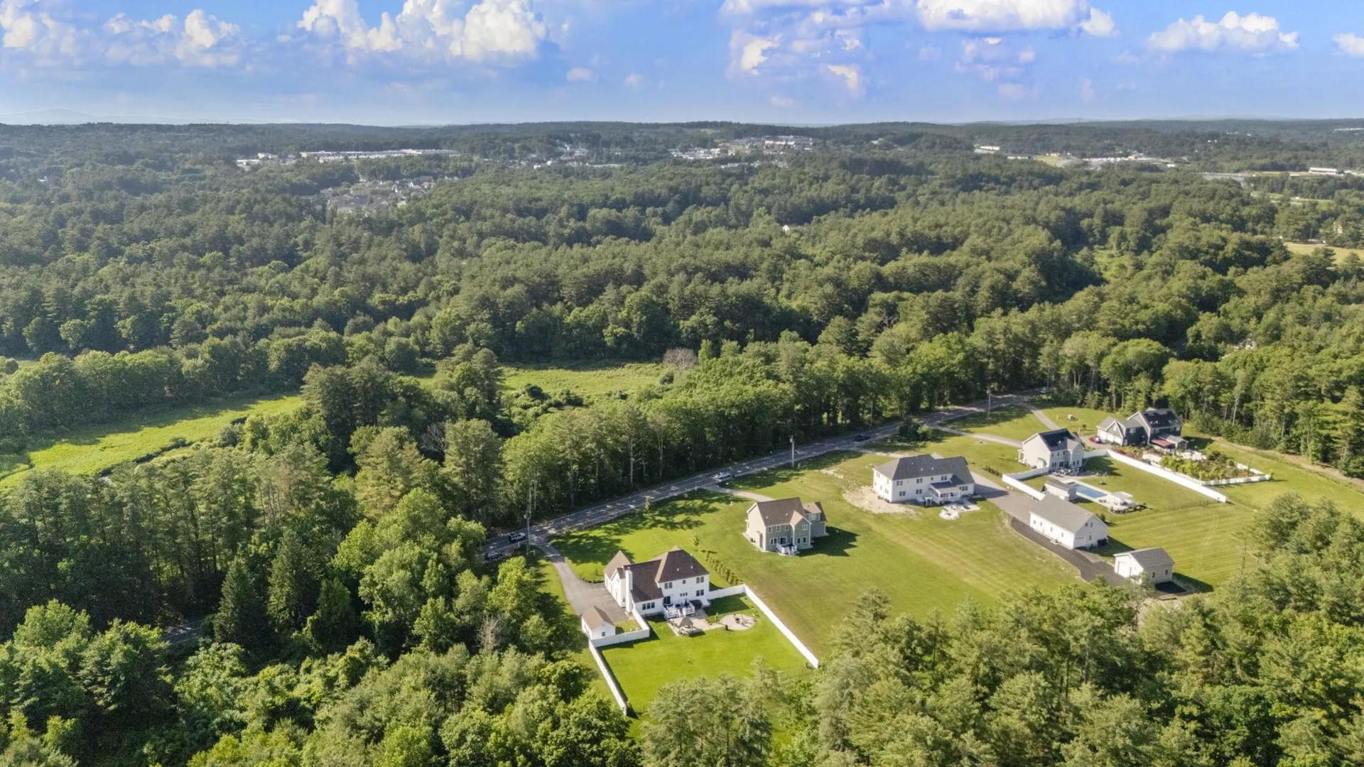 152 South Road Londonderry NH 03053