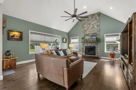 152 South Road Londonderry NH 03053