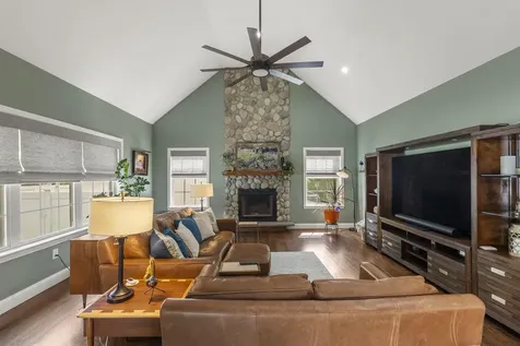 152 South Road Londonderry NH 03053