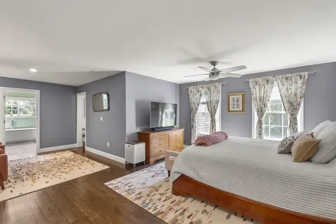 152 South Road Londonderry NH 03053