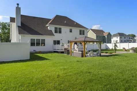 152 South Road Londonderry NH 03053