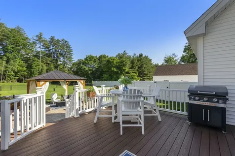 152 South Road Londonderry NH 03053