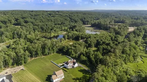 152 South Road Londonderry NH 03053
