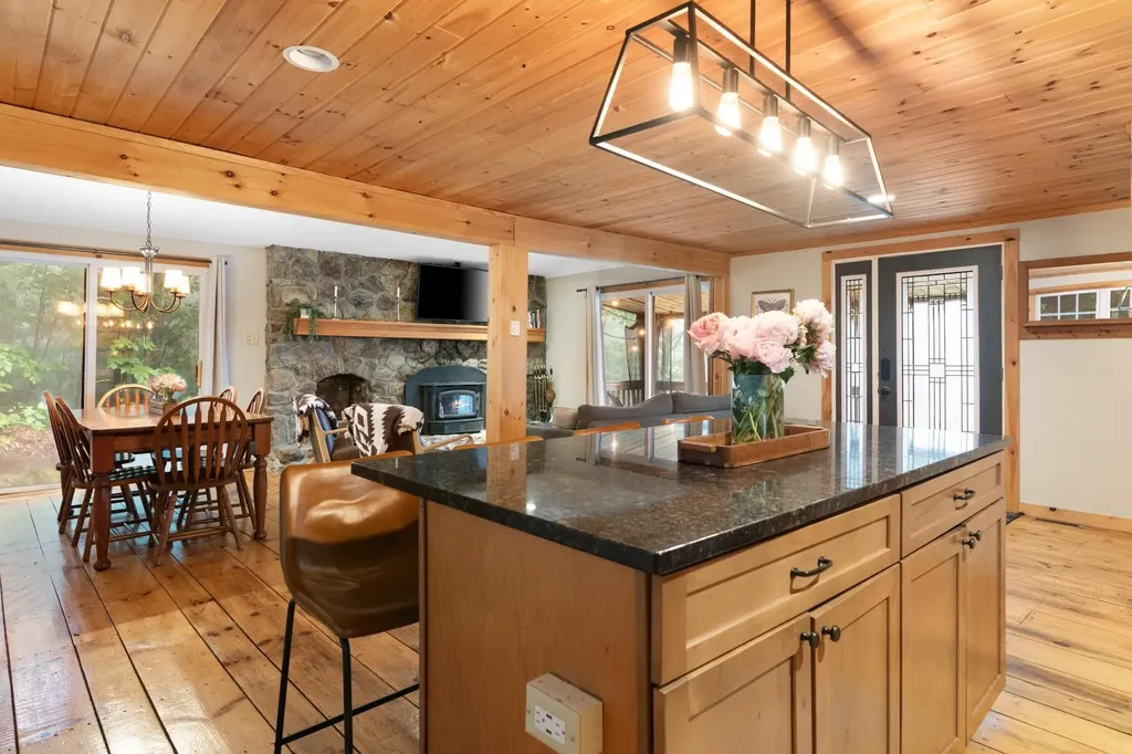 7 Lightning Ledge Way Wilmington VT 05363