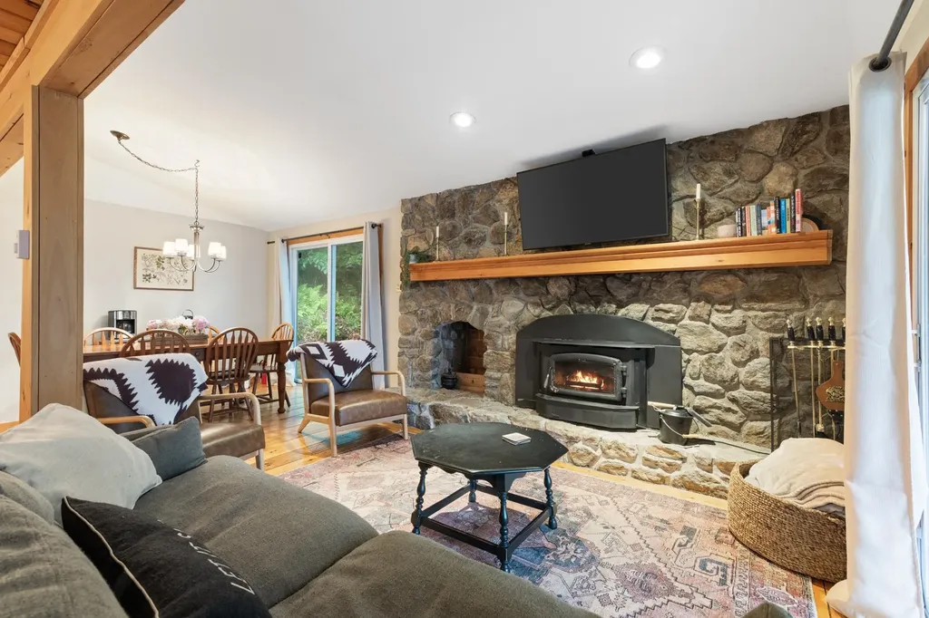 7 Lightning Ledge Way Wilmington VT 05363