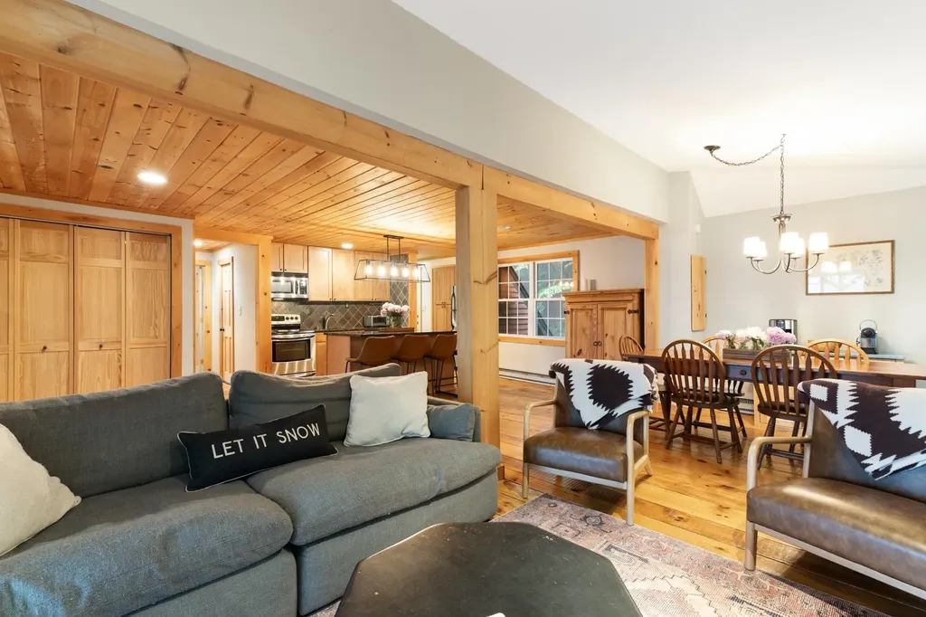 7 Lightning Ledge Way Wilmington VT 05363