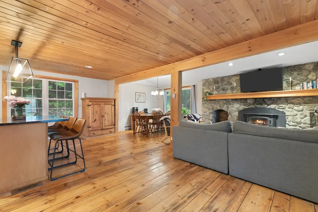 7 Lightning Ledge Way Wilmington VT 05363