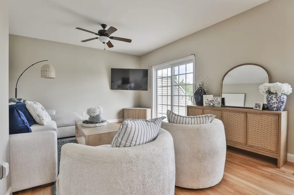72 Mountain Village Road Windham NH 03087