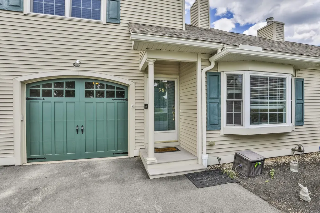 72 Mountain Village Road Windham NH 03087