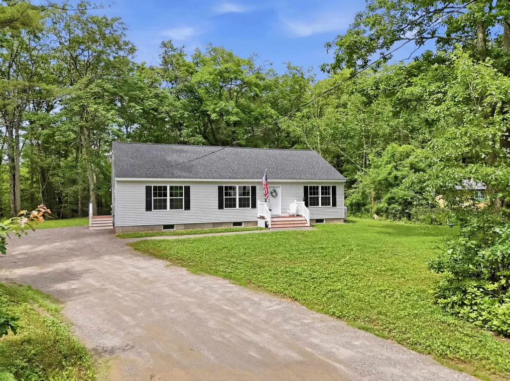 32 Andrews Road Tilton NH 03276