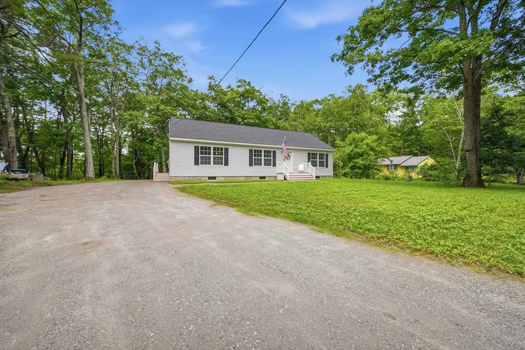 32 Andrews Road Tilton NH 03276