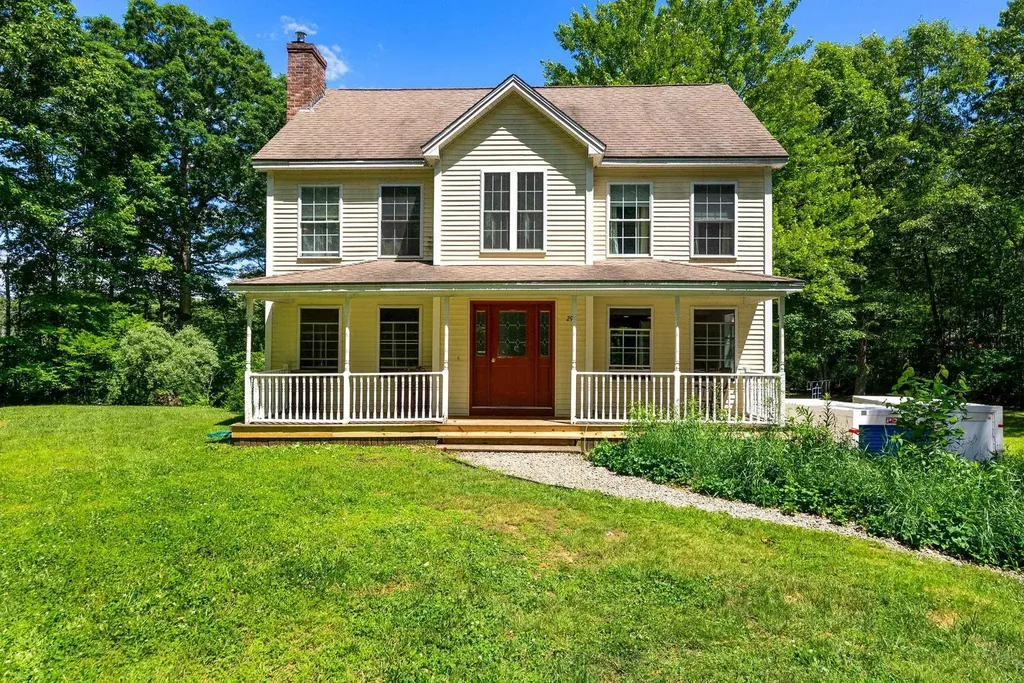 295 Stepping Stone Road Lee NH 03861