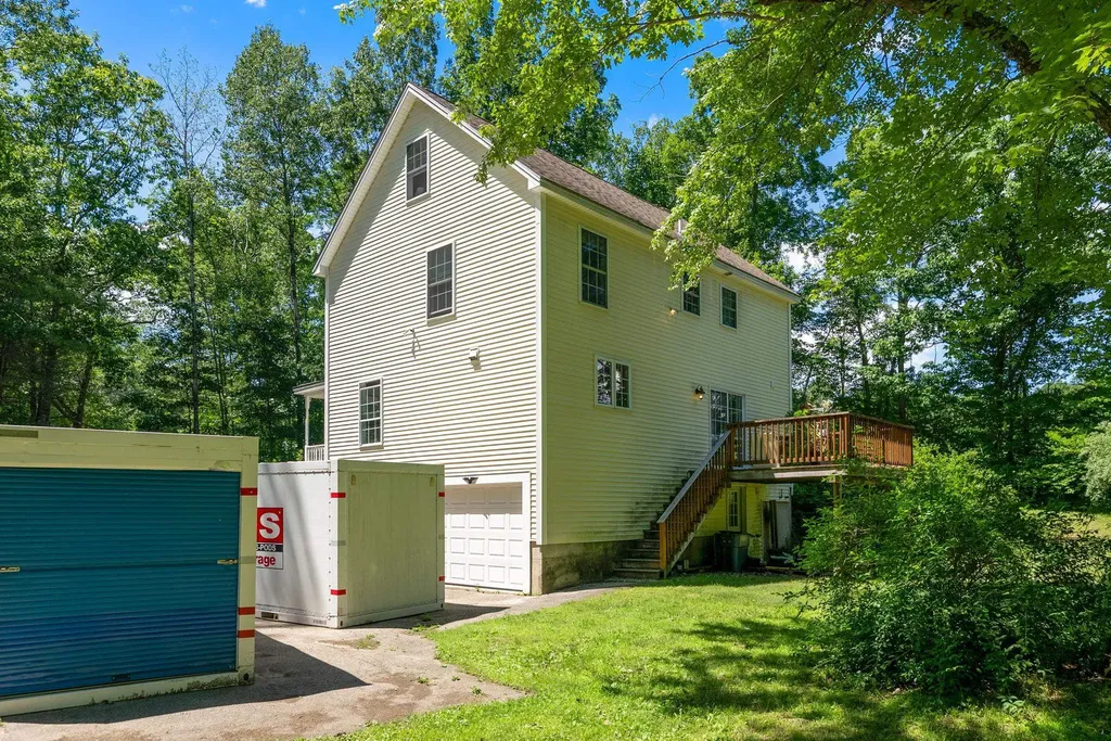 295 Stepping Stone Road Lee NH 03861