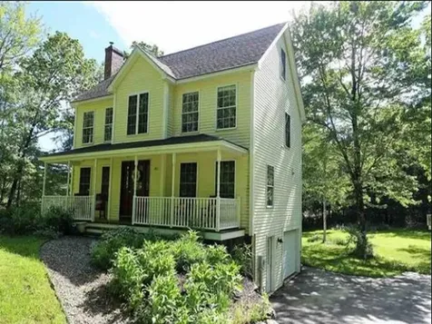 295 Stepping Stone Road Lee NH 03861