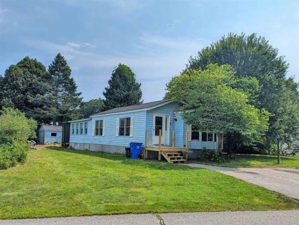 21 Donna Drive Exeter NH 03833