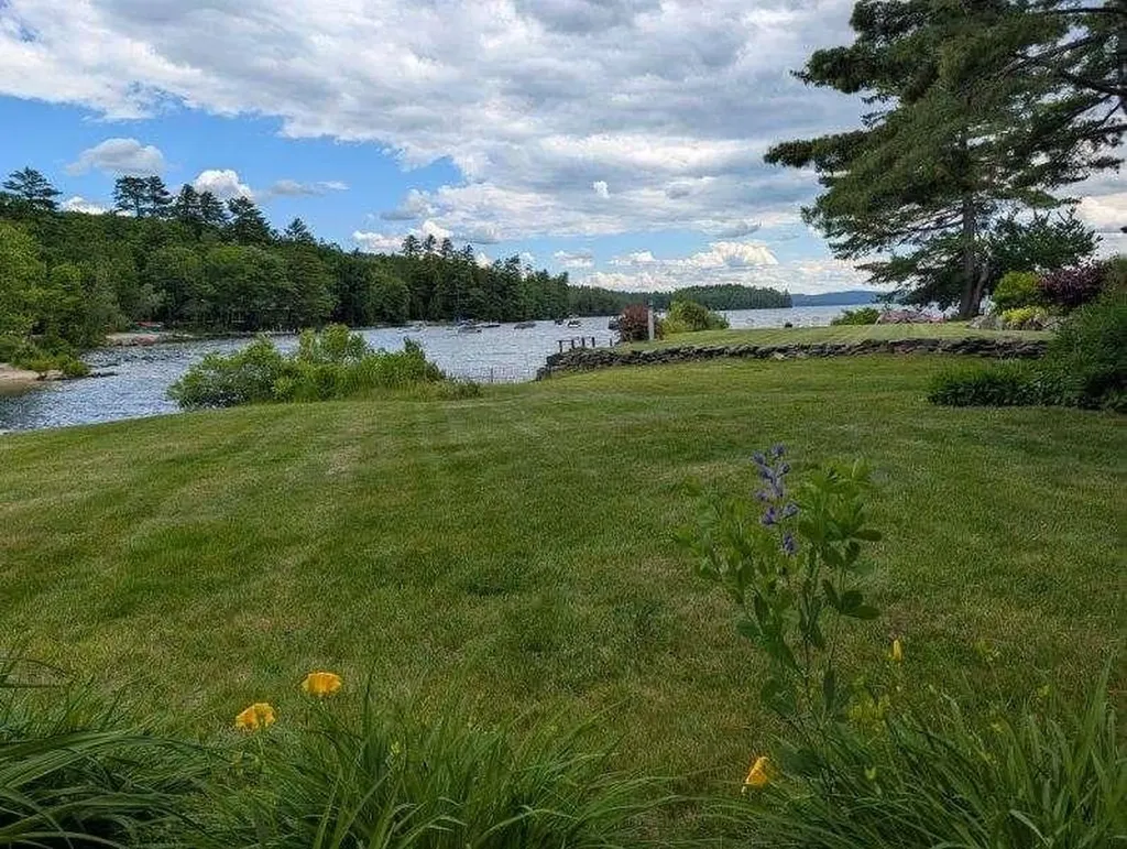 5 Vista Drive Hebron NH 03241