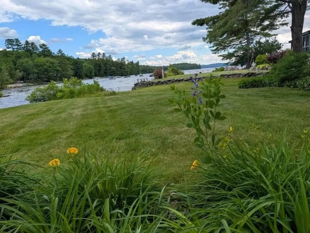 5 Vista Drive Hebron NH 03241