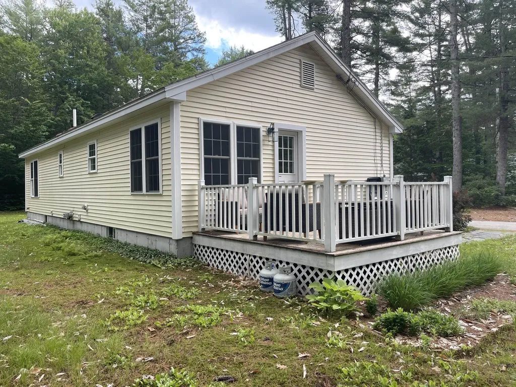 51 Poco Drive Tamworth NH 03886
