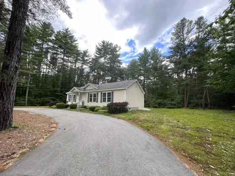 51 Poco Drive Tamworth NH 03886