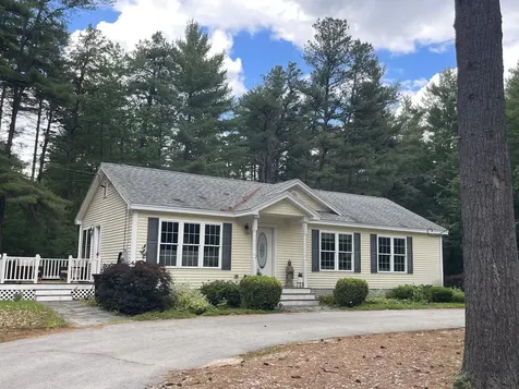 51 Poco Drive Tamworth NH 03886