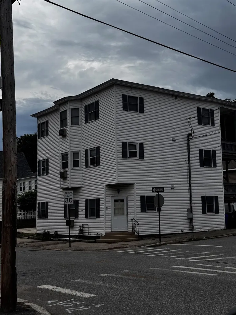 562 A Lake Avenue Manchester NH 03103