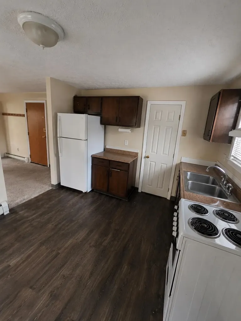 562 A Lake Avenue Manchester NH 03103