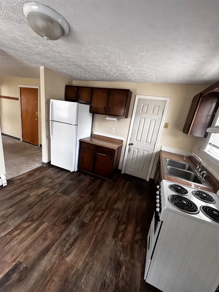 562 A Lake Avenue Manchester NH 03103